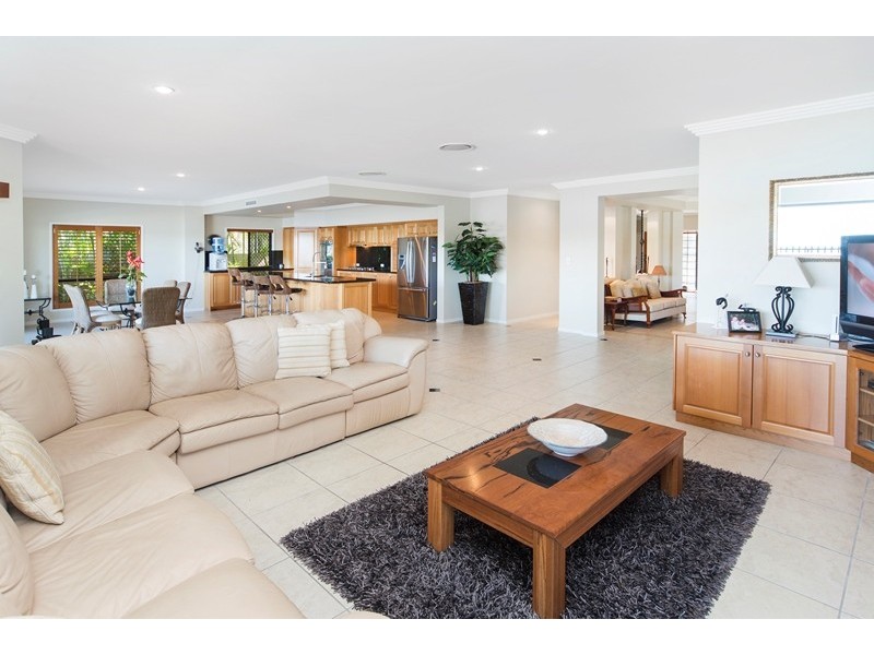 6 Kim Court, Helensvale QLD 4212