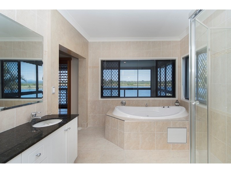 6 Kim Court, Helensvale QLD 4212