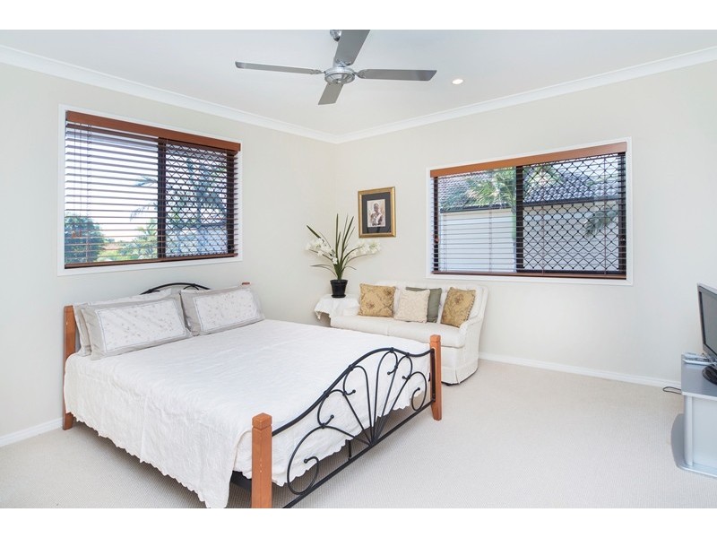 6 Kim Court, Helensvale QLD 4212