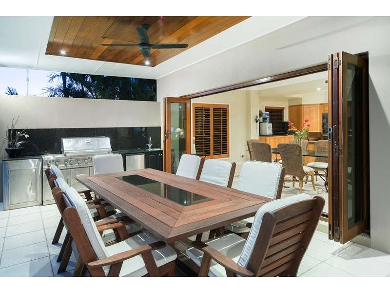 6 Kim Court, Helensvale QLD 4212