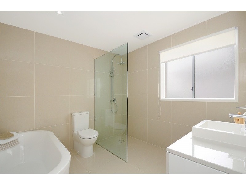 10 Quayside Drive, River Links, Helensvale QLD 4212