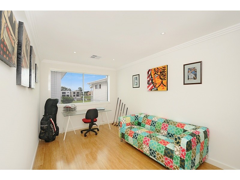 10 Quayside Drive, River Links, Helensvale QLD 4212