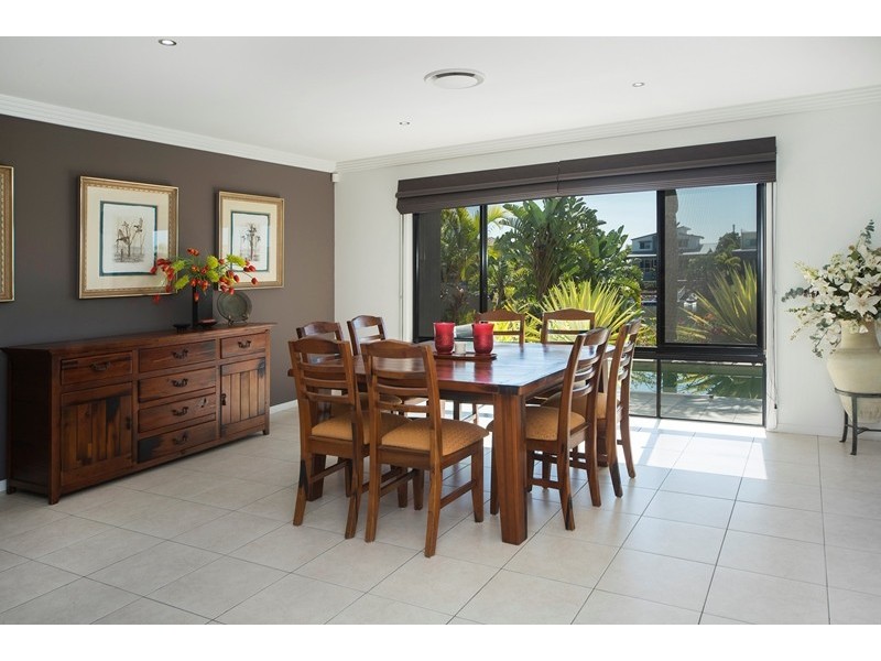 90 Southaven Drive, River Links, Helensvale QLD 4212