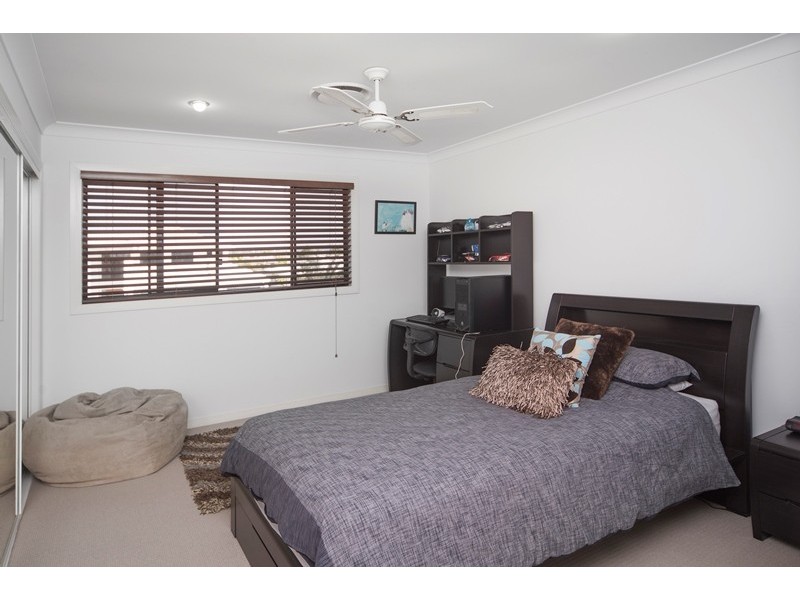 90 Southaven Drive, River Links, Helensvale QLD 4212