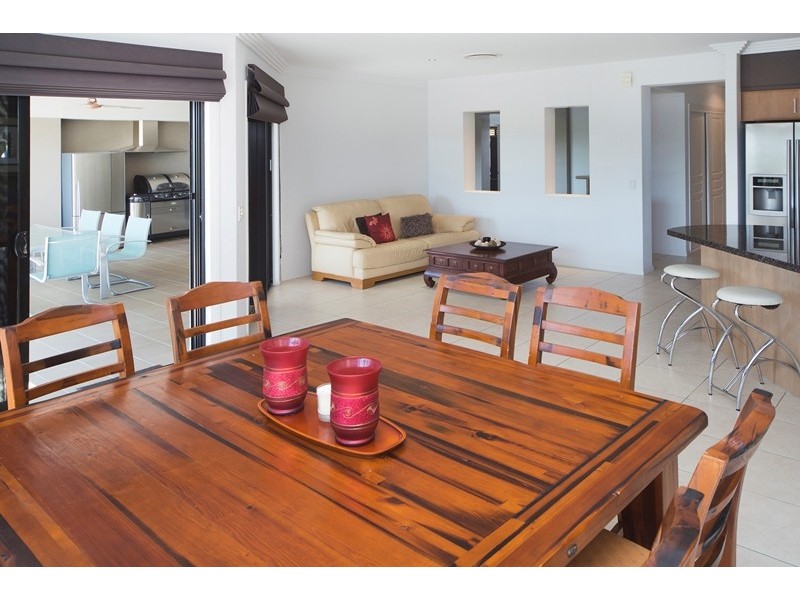 90 Southaven Drive, River Links, Helensvale QLD 4212