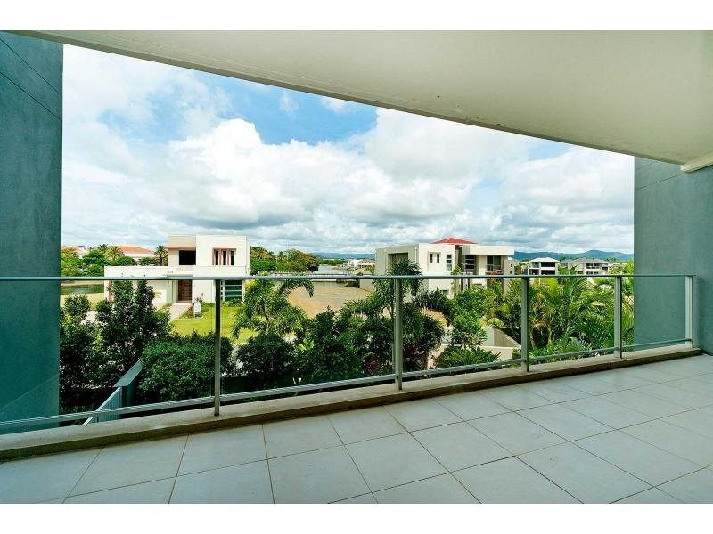 2201 Azzura Way, Hope Island QLD 4212