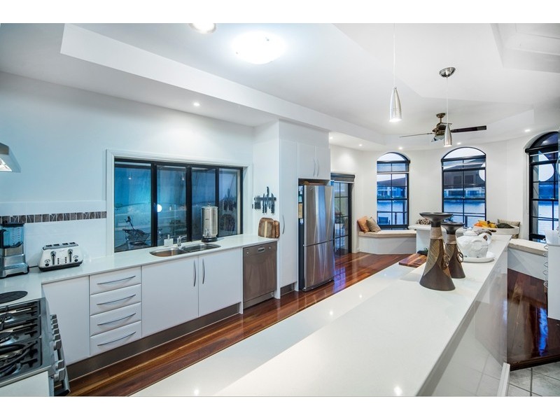 16 Champagne Boulevard, Helensvale QLD 4212