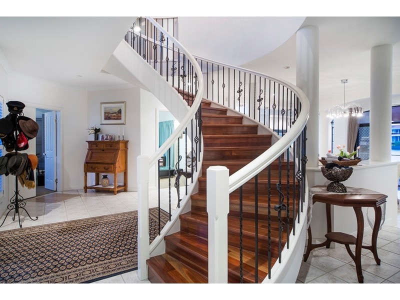 16 Champagne Boulevard, Helensvale QLD 4212