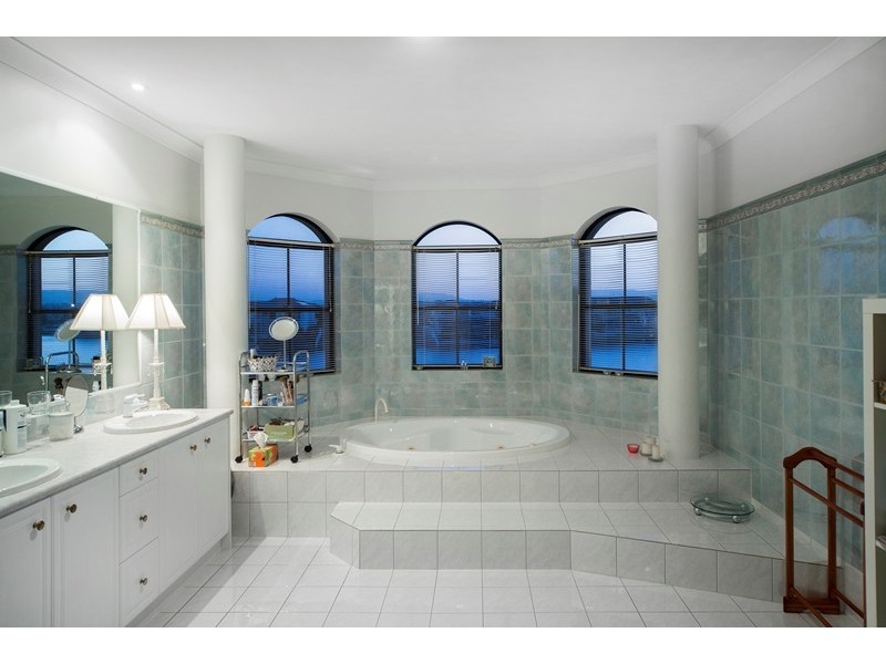 16 Champagne Boulevard, Helensvale QLD 4212