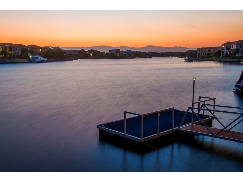 16 Champagne Boulevard, Helensvale QLD 4212