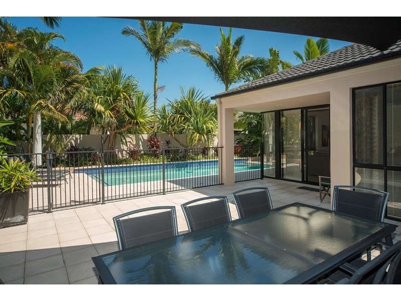 11 Waterside Esplanade, Helensvale QLD 4212