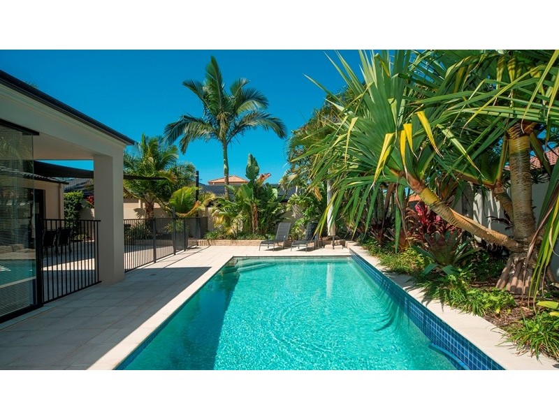 11 Waterside Esplanade, Helensvale QLD 4212