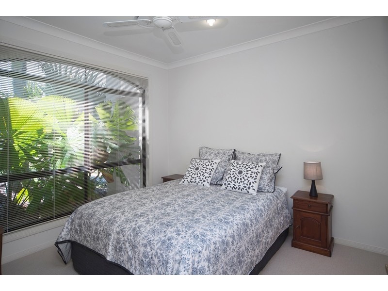 11 Waterside Esplanade, Helensvale QLD 4212