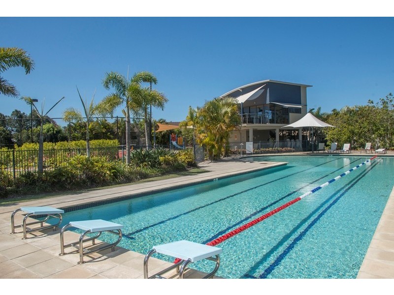 11 Waterside Esplanade, Helensvale QLD 4212