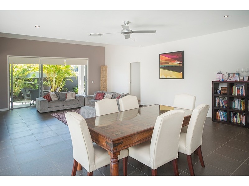 8 Ruthenium Court, Hope Island QLD 4212