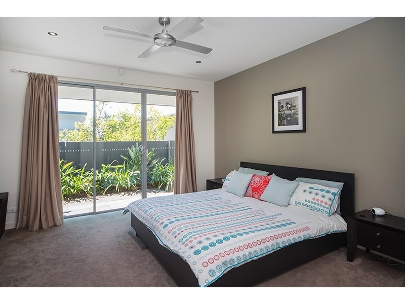 8 Ruthenium Court, Hope Island QLD 4212