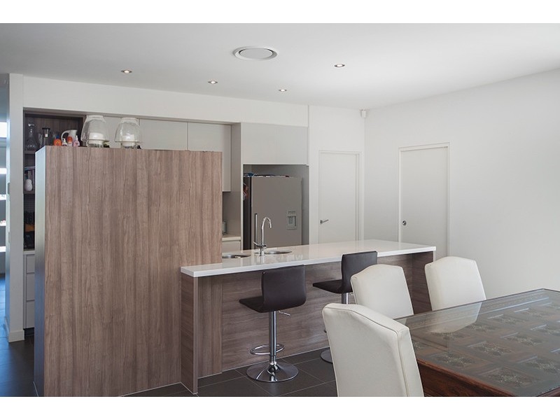 8 Ruthenium Court, Hope Island QLD 4212