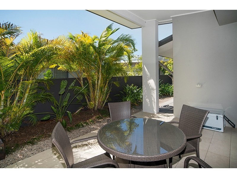 8 Ruthenium Court, Hope Island QLD 4212