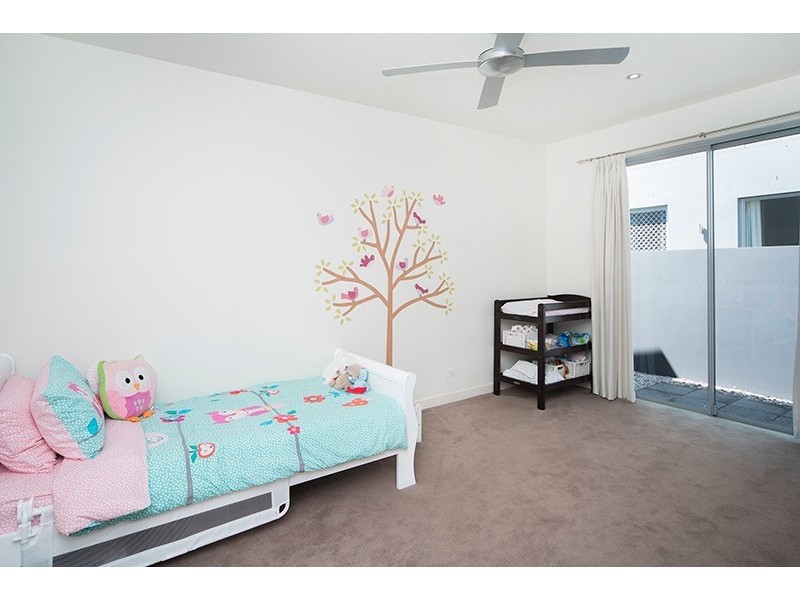 8 Ruthenium Court, Hope Island QLD 4212