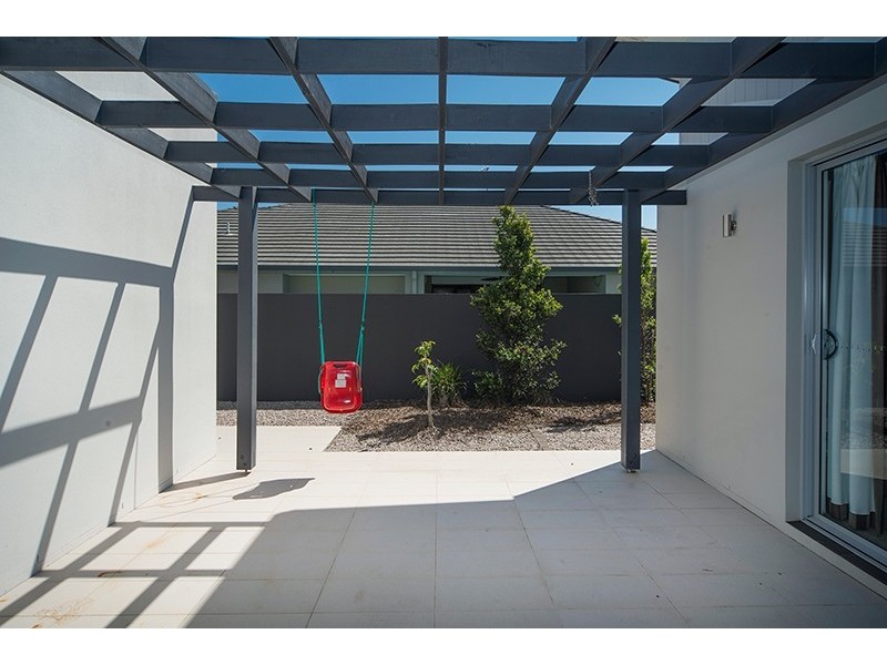 8 Ruthenium Court, Hope Island QLD 4212