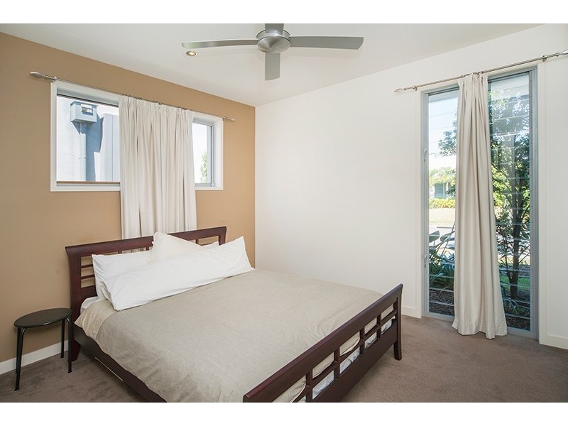 8 Ruthenium Court, Hope Island QLD 4212
