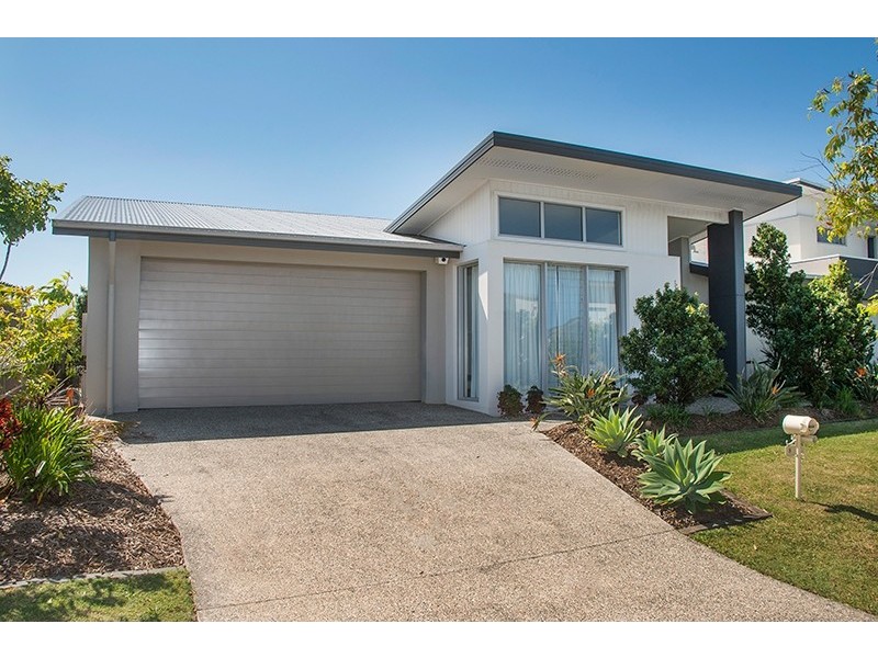8 Ruthenium Court, Hope Island QLD 4212
