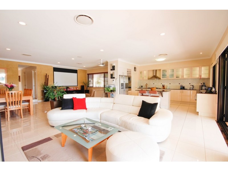 37 Lee-Anne Crescent, Monterey Keys QLD 4212