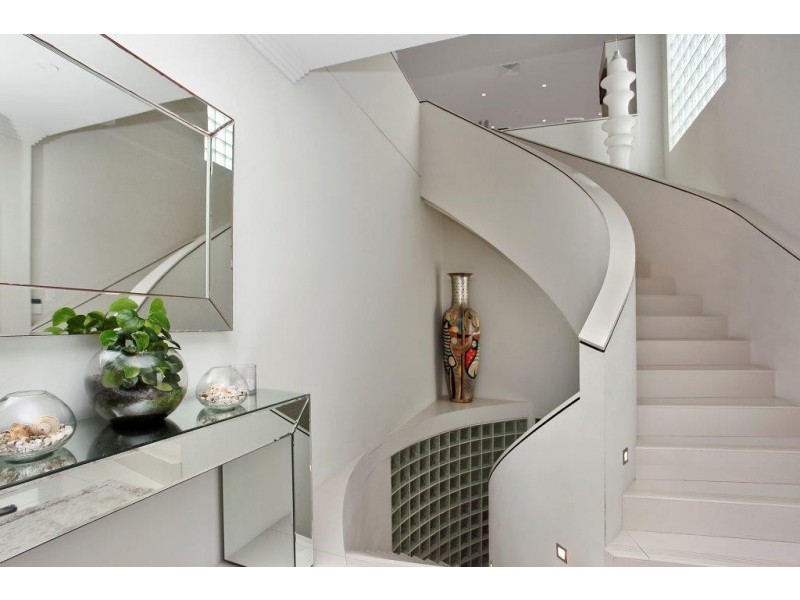 2/30 Albatross Avenue, Mermaid Beach QLD 4218