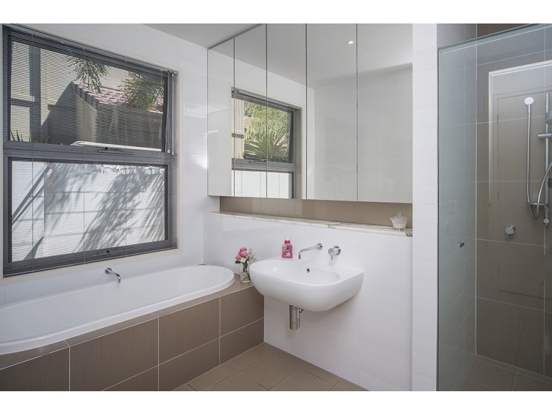 2569 Cressbrook Drive, Hope Island QLD 4212