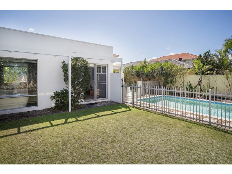 2569 Cressbrook Drive, Hope Island QLD 4212