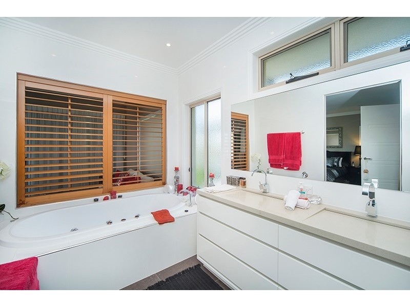 7408 Ellensbrook Drive, Hope Island QLD 4212