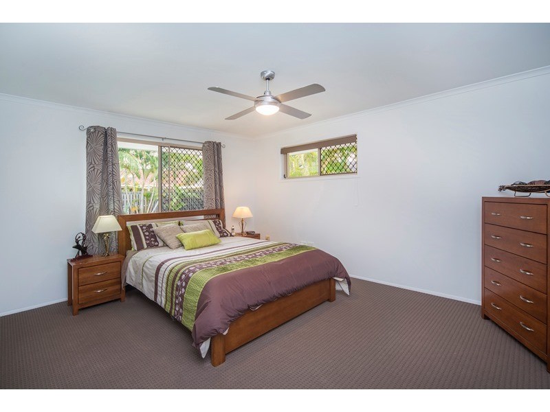 18 Lakeshore Drive, Helensvale QLD 4212