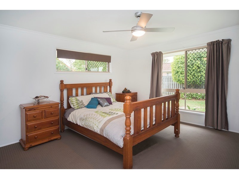 18 Lakeshore Drive, Helensvale QLD 4212