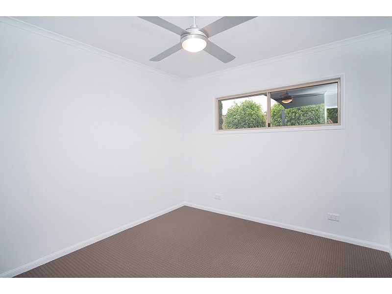 18 Lakeshore Drive, Helensvale QLD 4212