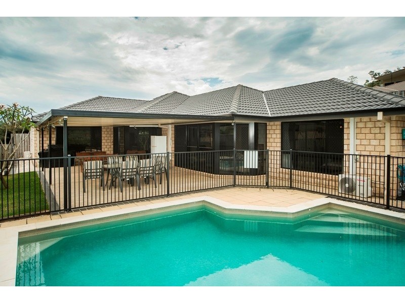 11 Minyon Court, Pacific Pines QLD 4211