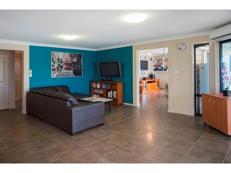 11 Minyon Court, Pacific Pines QLD 4211