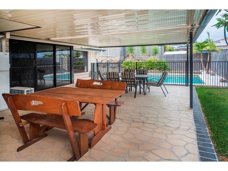 11 Minyon Court, Pacific Pines QLD 4211