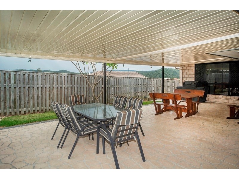 11 Minyon Court, Pacific Pines QLD 4211