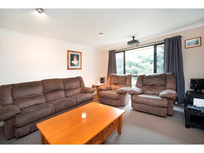 11 Minyon Court, Pacific Pines QLD 4211