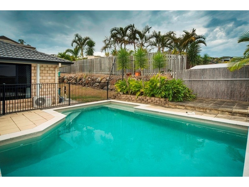 11 Minyon Court, Pacific Pines QLD 4211