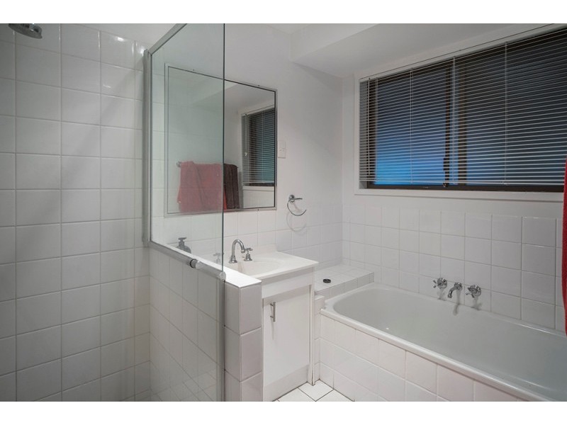 15/16 Telopea Street, Labrador QLD 4215
