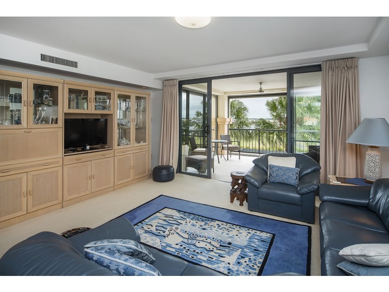 8410 Magnolia Drive East, Hope Island QLD 4212