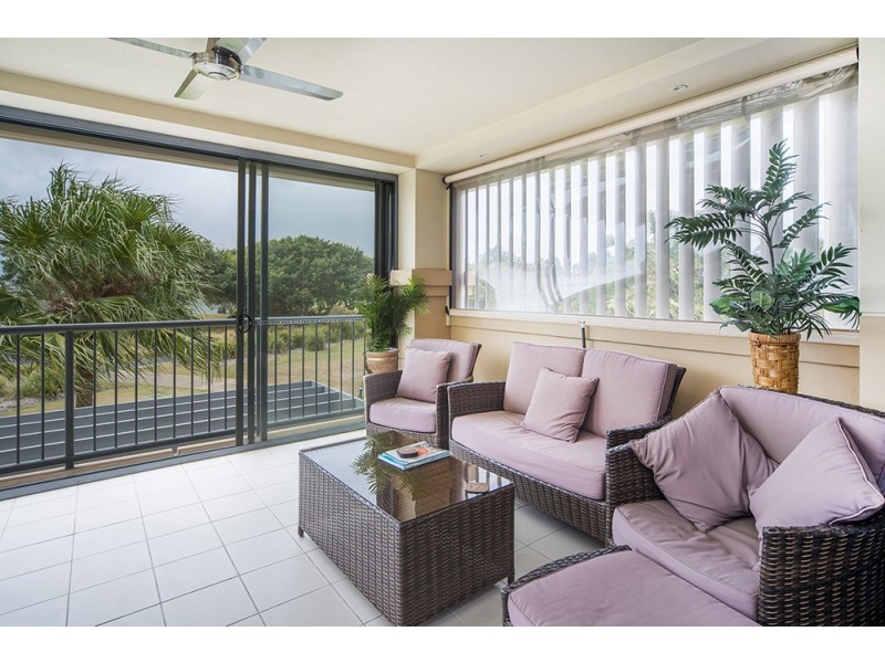 8410 Magnolia Drive East, Hope Island QLD 4212