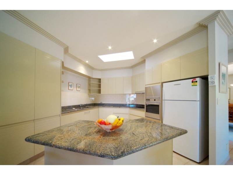 1098 Beechwood Drive, Hope Island QLD 4212