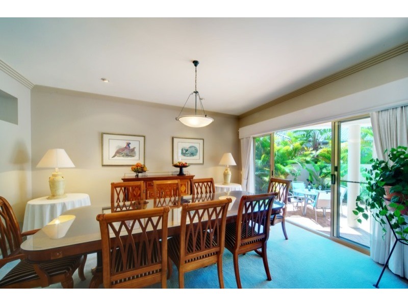 1098 Beechwood Drive, Hope Island QLD 4212