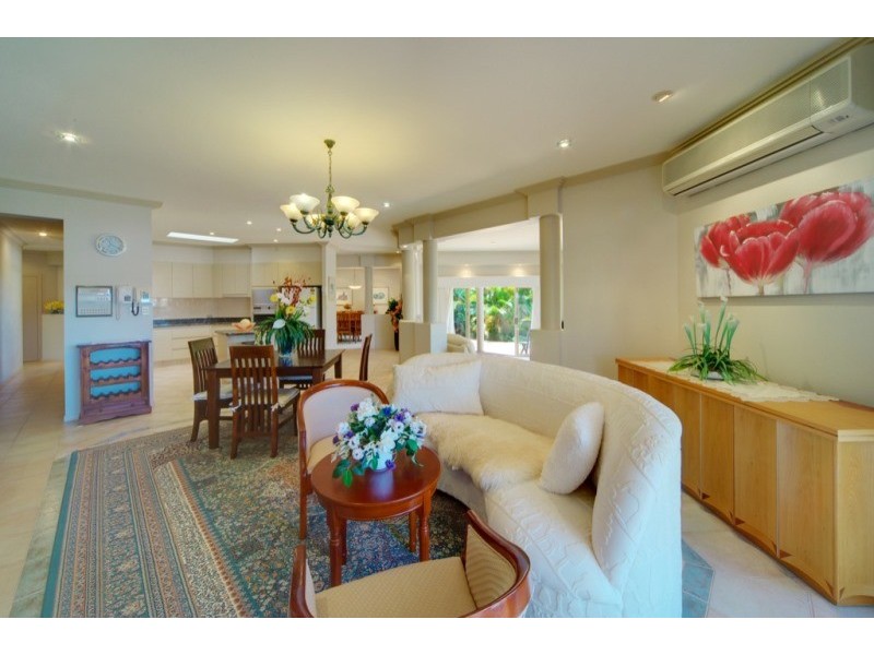 1098 Beechwood Drive, Hope Island QLD 4212