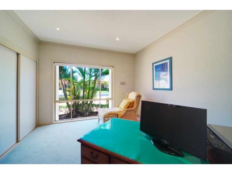 1098 Beechwood Drive, Hope Island QLD 4212