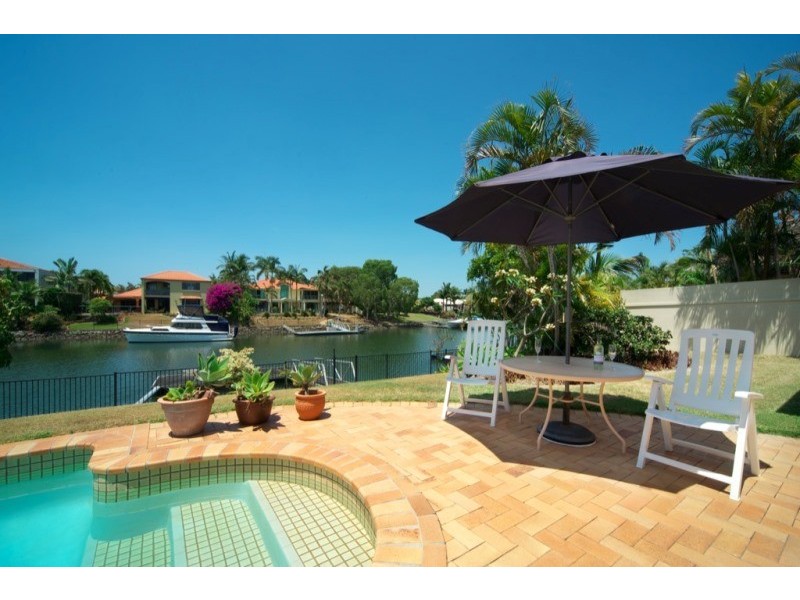 1098 Beechwood Drive, Hope Island QLD 4212