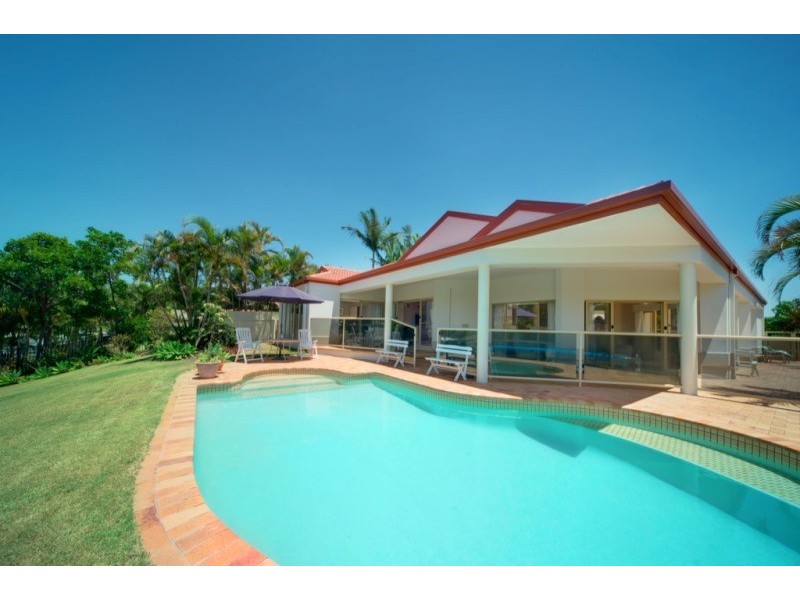 1098 Beechwood Drive, Hope Island QLD 4212