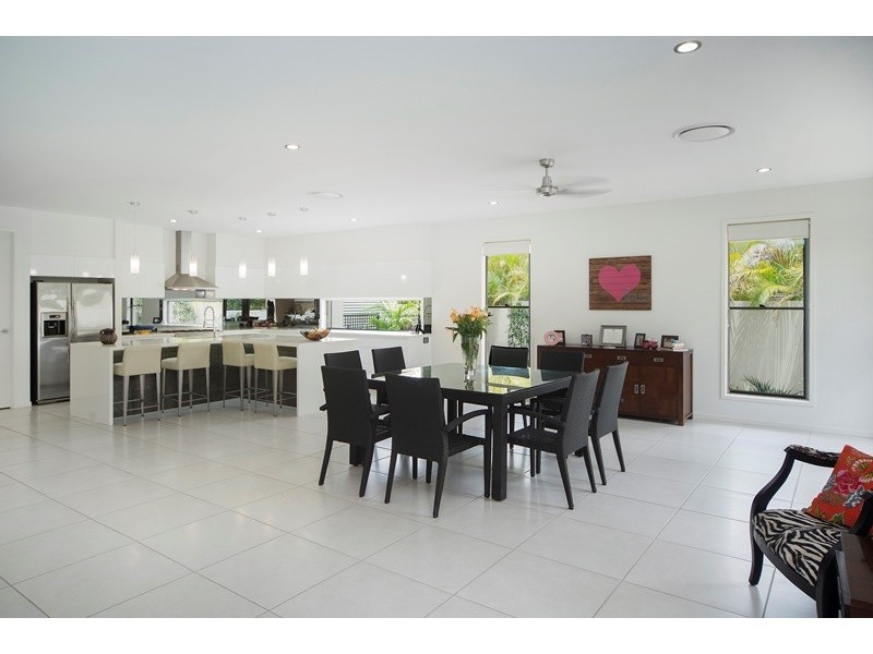 3158 Riverleigh Drive, Hope Island QLD 4212